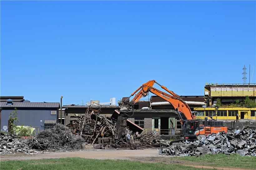 Baustelle der Metzeschmelz mit Baumaschinen, Beginn der ersten Bauphase 2027/2028 im urbanen Entwicklungsgebiet