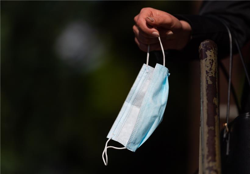 Ab dem 25. Mai werden in Petingen 50 Masken an alle Einwohner über 16 Jahre verteilt (Symbolbild)
