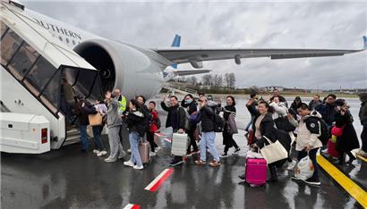 Ab nach Zhengzhou: Fluggäste steigen in das erste Passagierflugzeug von Luxemburg nach China

