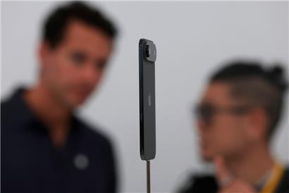 Abgenommen: Das iPhone Air in all seiner Schlankheit bei der Präsentation in Cupertino
