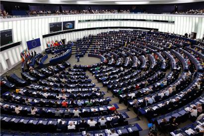 Abgeordnete bei einer Abstimmung im Europäischen Parlament
