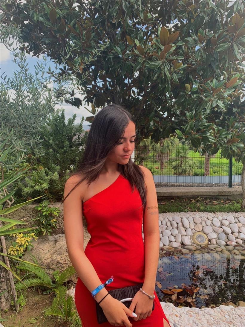 Abiturientin Ines Calheiros sagt, dass lange nicht klar war, was mit dem Abschlussexamen passieren sollte. Das habe sie bis zum Ende der Osterferien vom gezielten Lernen abgehalten. 
