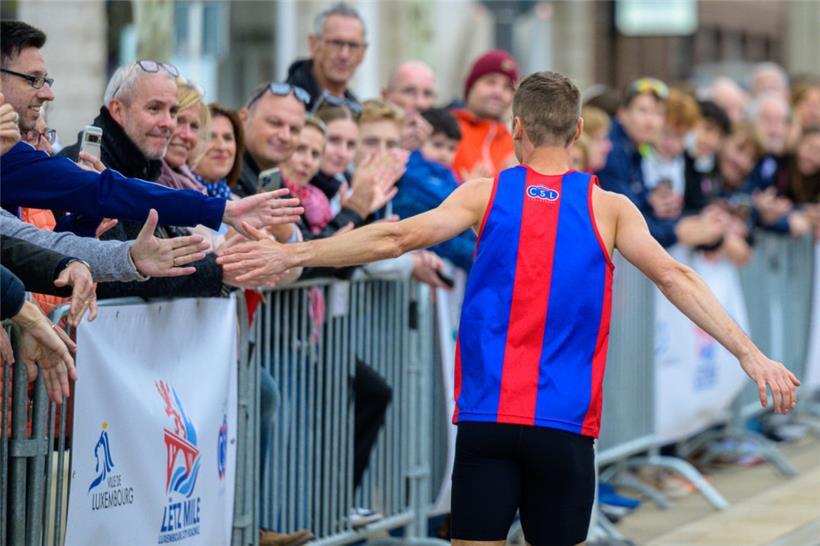 Abklatschen mit den Zuschauern