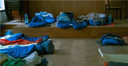 Abri pour réfugiés dans la salle de conférences du Center for Urban History of East Central Europe à Lviv, le 5 mars 2022
