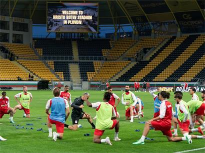 Abschlusstraining in Plowdiw. Diesmal ist der Rasen gut.