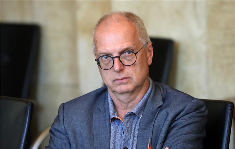 „Absolut d’accord“, antwortete „Santé“-Direktor Jean-Claude Schmit dem Medizinier Jean Reuter auf Twitter
