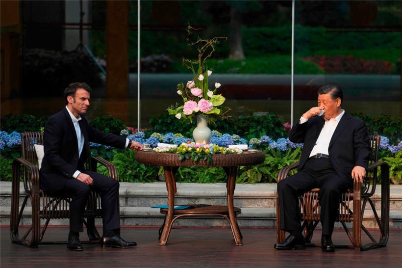 Abwarten und Tee trinken: Chinas Xi Jinping (r.) und sein französischer Gast Emmanuel Macron vergangene Woche in Guangzhou
