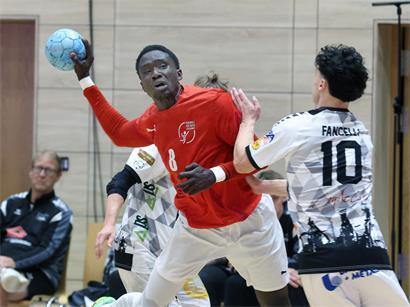 Adama Nanque und die Red Boys liegen in der Tabelle nun einen Punkt hinter Esch