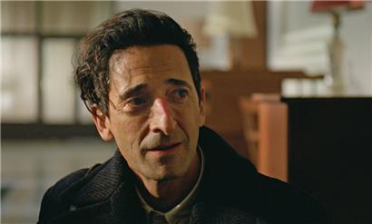 Adrien Brody als Laszlo Toth in einer Szene des Films „Der Brutalist“

