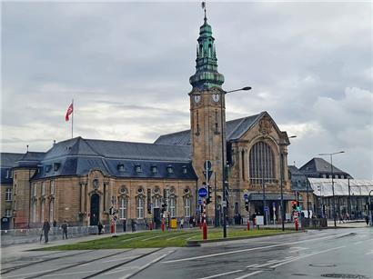 Äußerlich hat sich der Hauptbahnhof in all den Jahren kaum verändert
