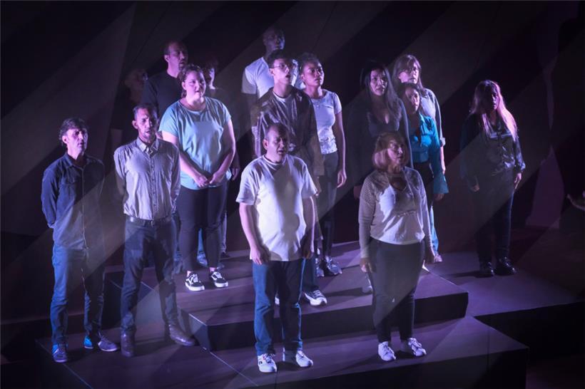 Ahmed Kassem (erste Reihe, links) beteiligte sich unter anderem an dem inklusiven Opernprojekt „pOpera“ der Fondation EME
