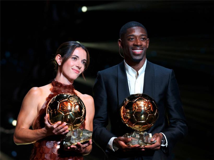 Aitana Bonmatí und Ousmane Dembélé mit der Ballon-d’Or-Trophäe
