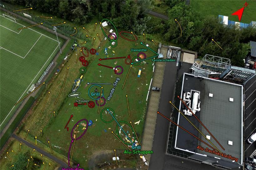 Akribische Untersuchung: Das Schadensbild auf dem Hundetrainingsplatz im Bissener Industriegebiet
