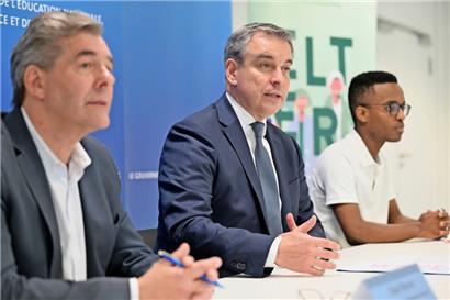 Alain Massen (Präsident der nationalen Elternvereinigung), Claude Meisch (Bildungsminister) und Dany Semedo (Vizepräsident CNEL) stellten am Dienstag ihre Sicht dar, wie man Demokratie in der Schule voranbringen kann
