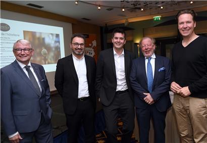 Alain Rix (2.v.r.) lobt die Zusammenarbeit mit Mittelstandsminister Lex Delles (Mitte)
