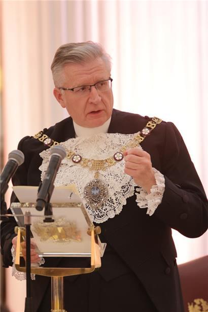 Alastair King bekleidet das Ehrenamt des Lord Mayor of London während eines Jahres
