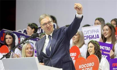 Aleksandar Vučić bei einer Wahlkampfveranstaltung in Niš: Der ehemalige serbische Präsident will sich mit allen Mitteln in einem hohen Staatsamt halten