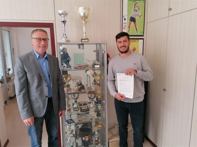 Alen Roj (rechts) mit dem Feluba-Präsidenten Robert Smit
