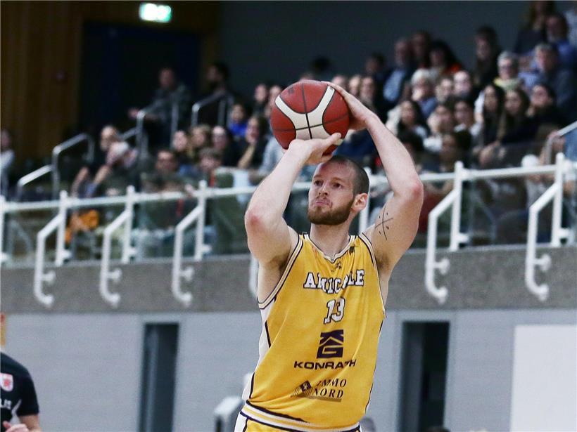 Alex Laurnt und Steinsel feiern erfolgreichen Saisonabschluss vor den Playoffs im Basketball