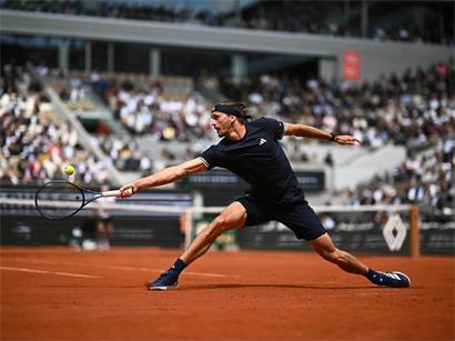 Alexander Zverev im French Open Finale 2024, Tennisprofi kämpft um Grand Slam Titel auf Sandplatz