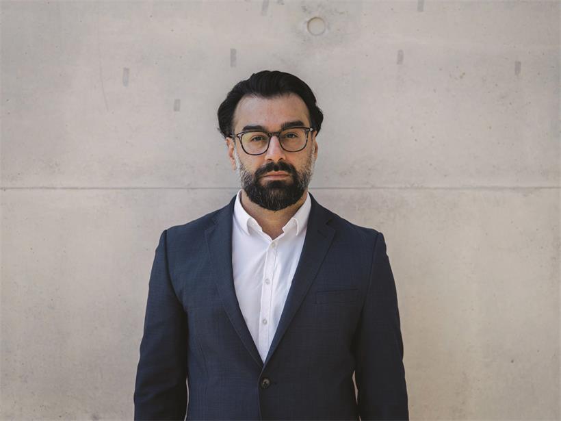 „Irans Regime fühlt sich in einer Position der strategischen Dominanz“ Ali Fathollah-Nejad ist ein deutsch-iranischer Politologe und Autor mit den Schwerpunkten Naher/Mittlerer Osten, westliche Außenpolitik und post-unipolare Weltordnung