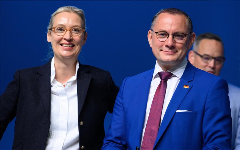 Alice Weidel (l), Bundesvorsitzende der AfD, und Tino Chrupalla, Bundesvorsitzender der AfD

