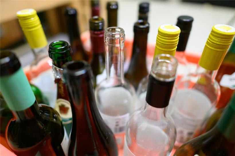 Alkoholkonsum verursacht laut WHO 2020 über 100.000 Krebsfälle in der EU – und betrifft vor allem Männer
