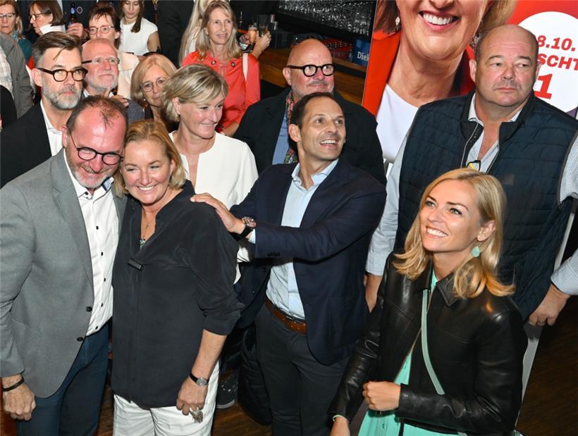 Alle Emotionen auf einem Bild: sie LSAP-Minister und -Parteiprominenz im „Melusina“
