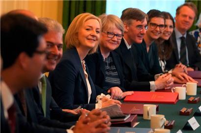 Alle Ratschläge ignoriert: Liz Truss und ein Teil ihres neuen Kabinetts
