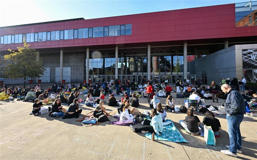 Alle bereit für Louis Tomlinson: So sah der Platz vor der Rockhal am Mittwochmorgen aus

