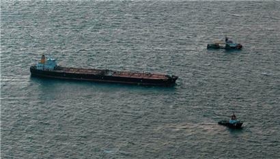 Alle paar Tage etwas anderes: Mal passiert ein Unfall mit Unterwasserkabeln, mal verliert ein alter Öltanker die Kontrolle
