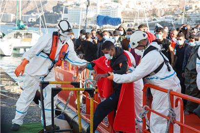 Allein am vergangenen Freitag kamen auf Gran Canaria mehr als 700 Migranten in 22 Booten an
