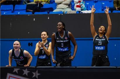 Allen Grund zum Jubeln haben in der deutschen Liga derzeit Magaly Meynadier (2.v.l.) und die Saarlouis Royals
