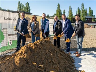Wohnungsbauminister Meisch und Schöffenrat der Gemeinde Schengen bei Gespräch zum Wohnungsbauprojekt Anfang Herausforderungen