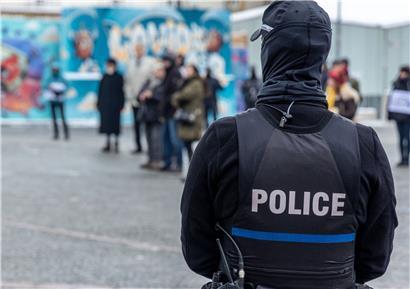 Alle(s) im Blick? Die Polizei in Luxemburg verspricht, niemanden zu diskriminieren. Einer Studie zufolge empfinden Menschen mit afrikanischen Wurzeln das aber anders.
