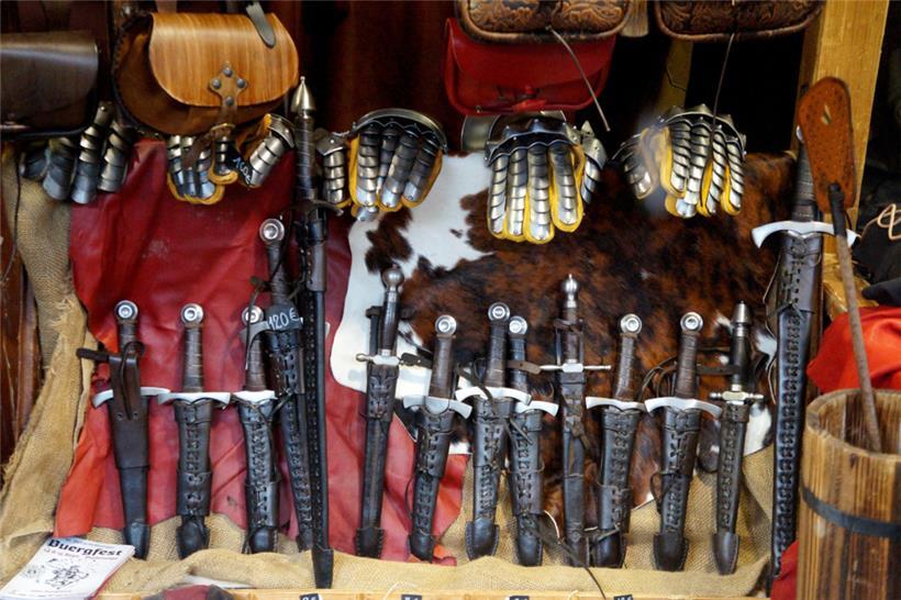 Alles, was ein wehrhafter Ritter zur Ausstaffierung benötigt