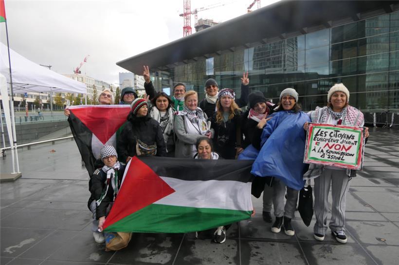 Alles zu weit weg? Diese Gruppe kam vorwiegend aus dem Pariser Raum und hatte den Weg nach Luxemburg angetreten.
