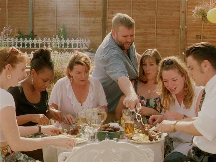 Familie entdeckt nach und nach verborgene Geheimnisse, emotionale Enthüllungen im familiären Umfeld