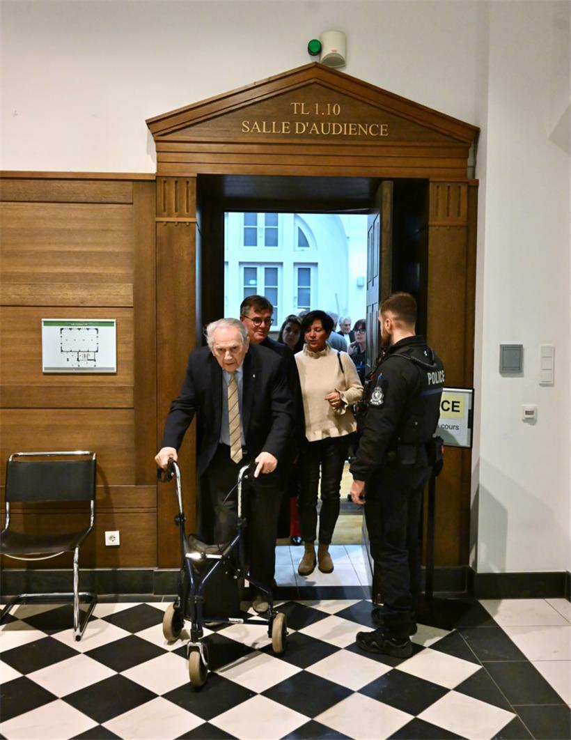 Aloyse Harpes (links)
