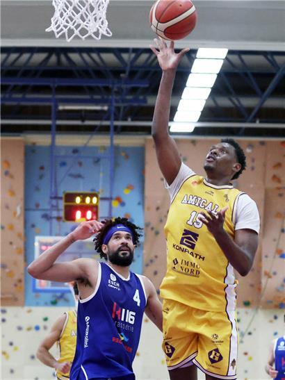 Steinsel-Team mit Ashton Sherrell in Gelb zieht ins Halbfinale ein, Jordan Hicks erzielt 33 Punkte für Esch, reicht aber nicht aus