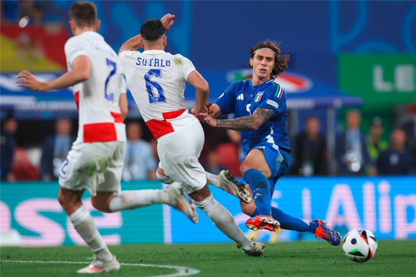 Als Riccardo Calafiori (r.) gesperrt fehlte, schied Italien aus
