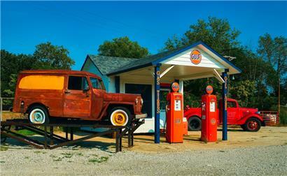 Als diese Autos noch unterwegs waren, war das Tanken noch deutlich günstiger
