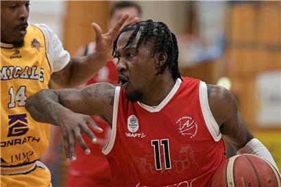 Kevon Godwin trifft entscheidenden Buzzer Beater beim Basketballspiel in letzter Sekunde