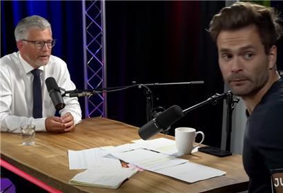 Alt und naiv: In einem Interview mit Thilo Jung (rechts) redete sich Andrij Melnyk um Kopf und Kragen

