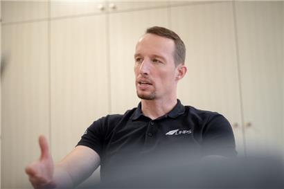 Alwin de Prins bietet den Sportlern, die vom LIHPS betreut werden, einfachen Kontakt zu Sportpsychologen an
