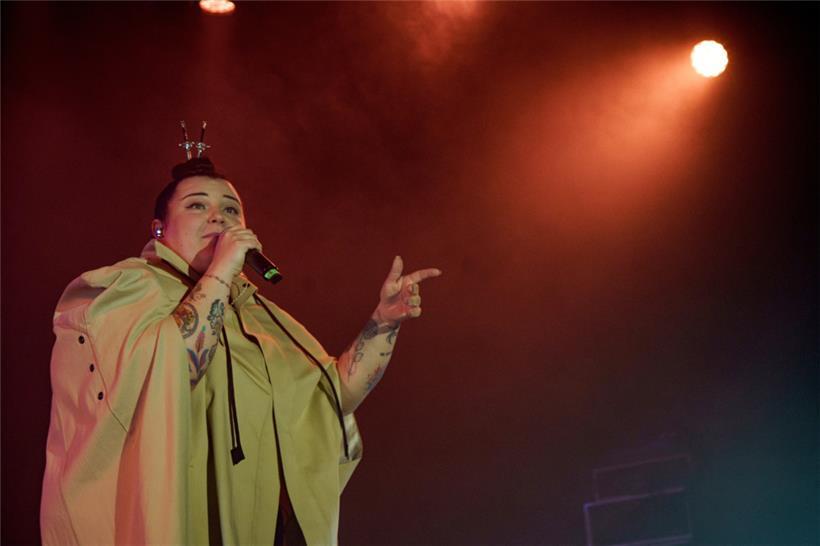 Alyona Alyona lors d’une pré-soirée organisée par Eurovision Espagne à la Sala la Riviera en 2024
