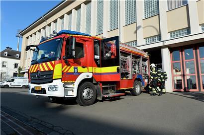Am 10. Januar 2018 musste die Feuerwehr zu einem Brand an der Route d’Arlon in Strassen ausrücken. Wie sich später herausstellte, handelte es sich hierbei um einen Fall von Brandstiftung.
