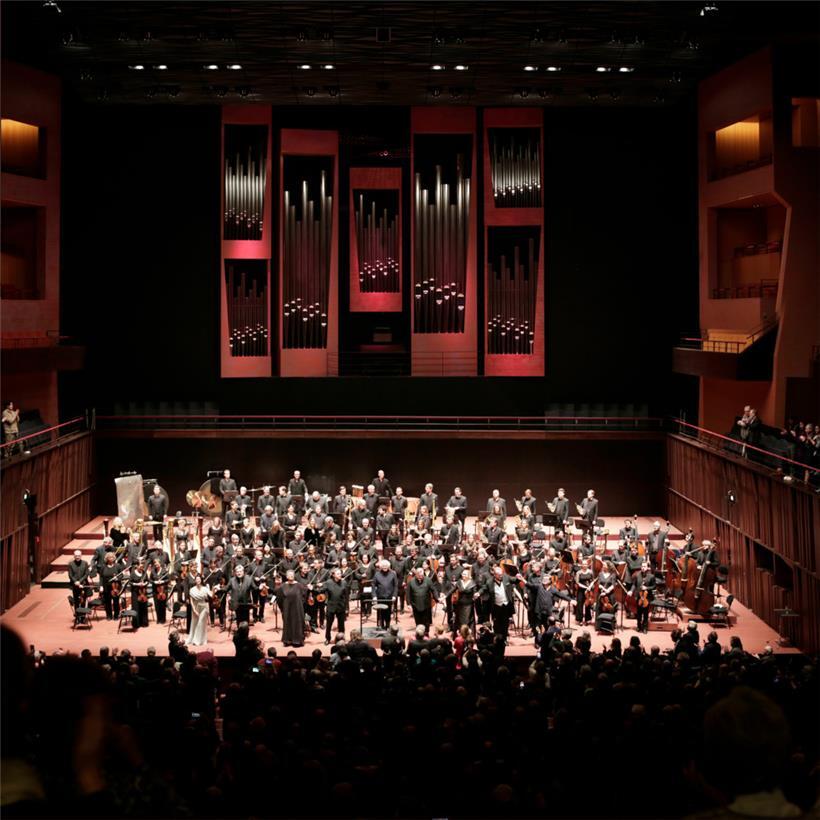 Am 11. Februar dirigierte Sir Simon Rattle eine konzertante Aufführung von Richard Wagners Musikdrama „Siegfried“. Ein absoluter Höhepunkt, weil das Orchesterspiel während der Dauer von fast fünf Stunden in jedem Moment phänomenal war und Rattle sich als ein begnadeter Wagner-Dirigent erwies.
