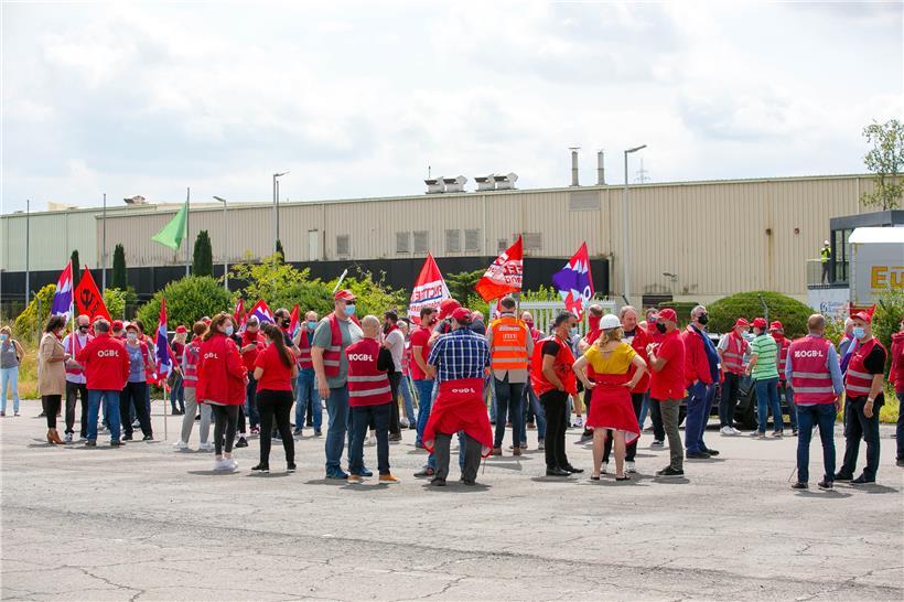 Am 15. Juli demonstrierten Gewerkschafter gegen die Pläne, die beiden verbliebenen Werke zu fusionieren
