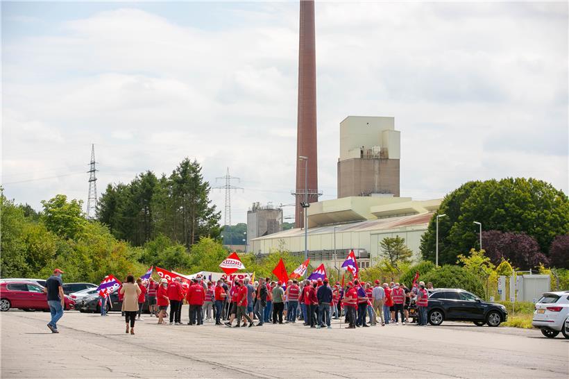 Am 15. Juli dieses Jahres hatte der Gewerkschaftsbund bereits zu einer Protestkundgebung vor der Luxguard-Fabrik in Niederkerschen aufgerufen
